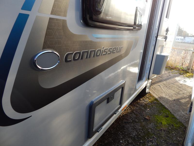 2019 Compass Connoisseur 554